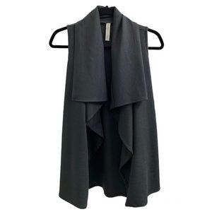 2/$20❤️ | Seven Sisters Black Flowy Vest